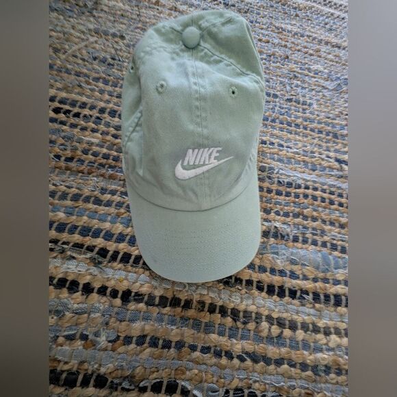 Nike Heritage86 Sage Green Dad Hat Embroidered Logo Adjustable Strapback Cap - Picture 2 of 7